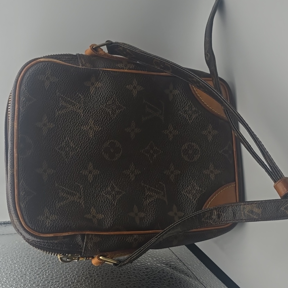 Louis Vuitton Brown Monogram Canvas Crossbody Bag with Tan Trim comes with COA - Picture 8 of 16